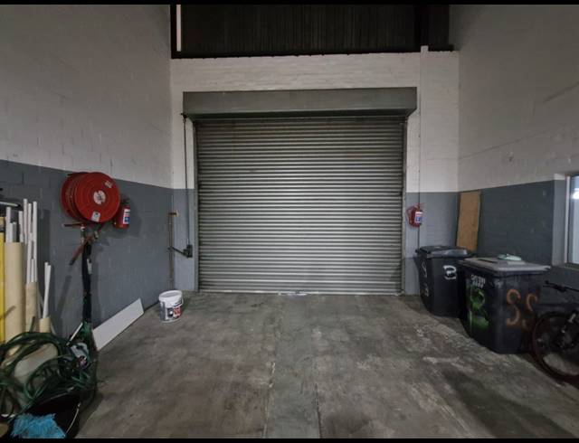 310M² WAREHOUSE TO LET IN OKAVANGO PARK